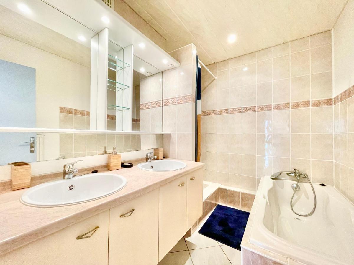 Colmar - La Cigogne - Balcon - Vue Degagee - Netflix - Wifi Fibre - Parking Gratuit - Quartier Populaire Apartman Kültér fotó